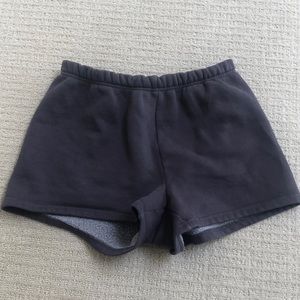 grey aritzia sweatshorts